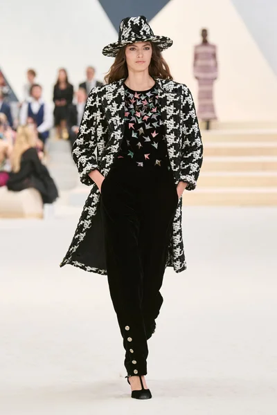 Look 9